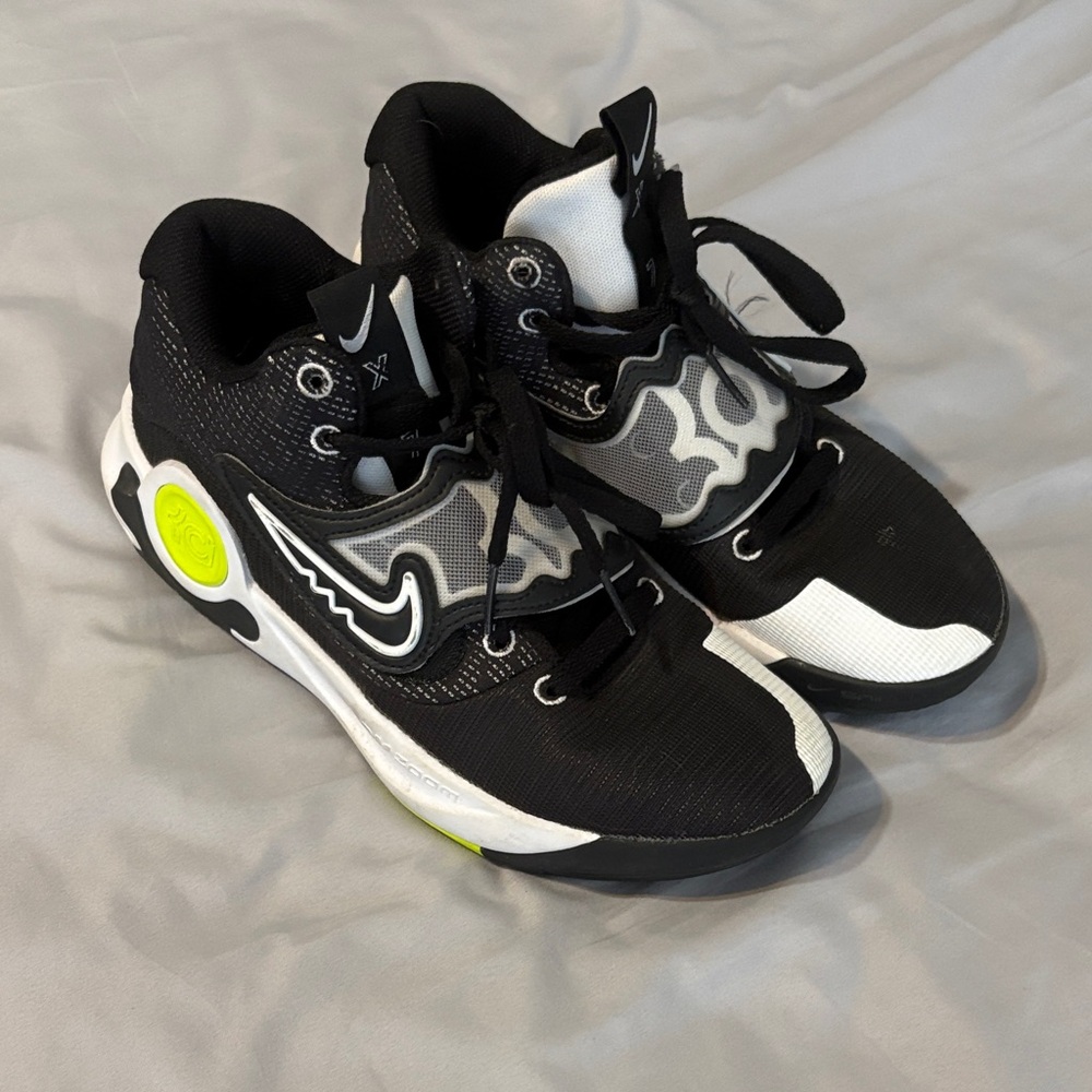 Nike KDs size 8.5 Black and White Athletic Shoes